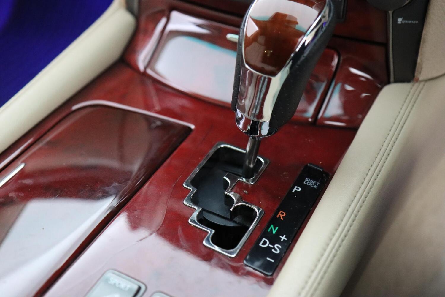 Lexus LS vaihtoauto