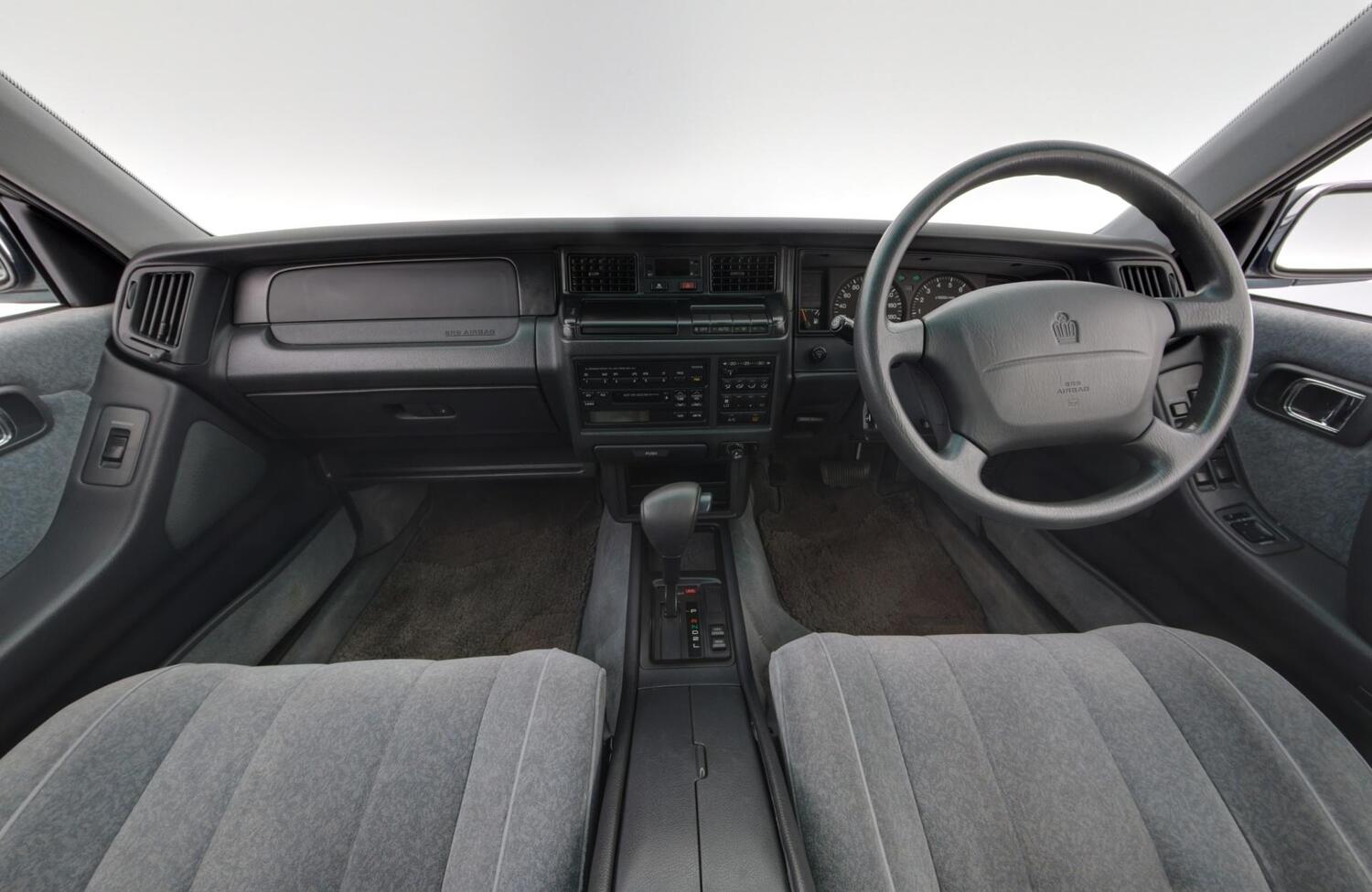 Toyota Crown vaihtoauto