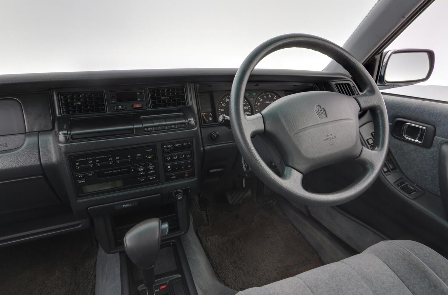 Toyota Crown vaihtoauto