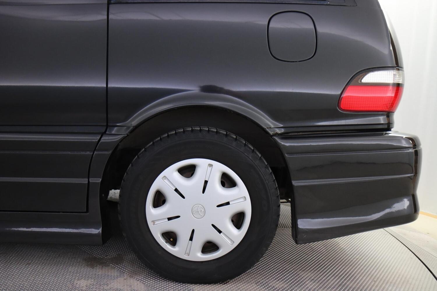 Toyota Estima vaihtoauto