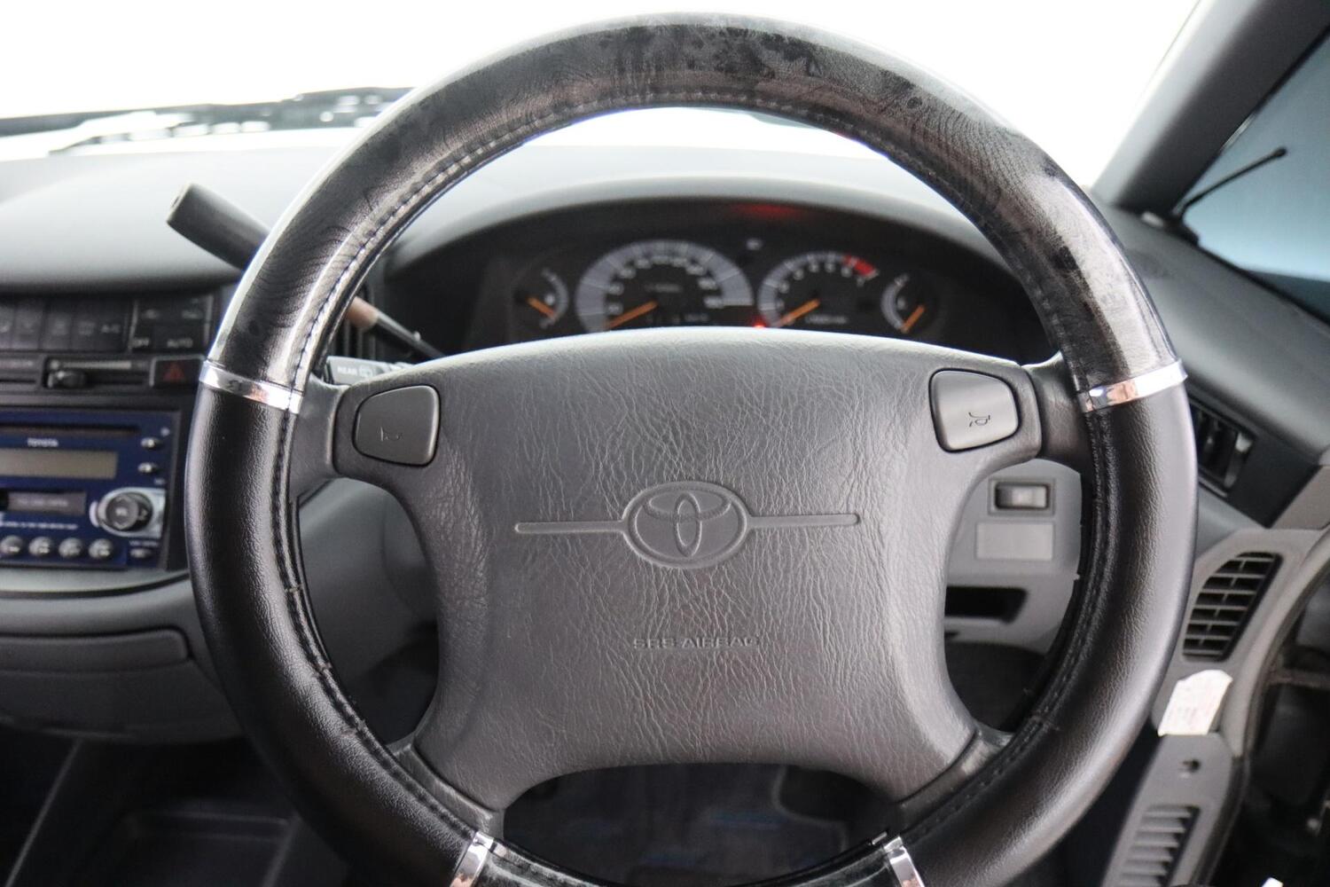 Toyota Estima vaihtoauto