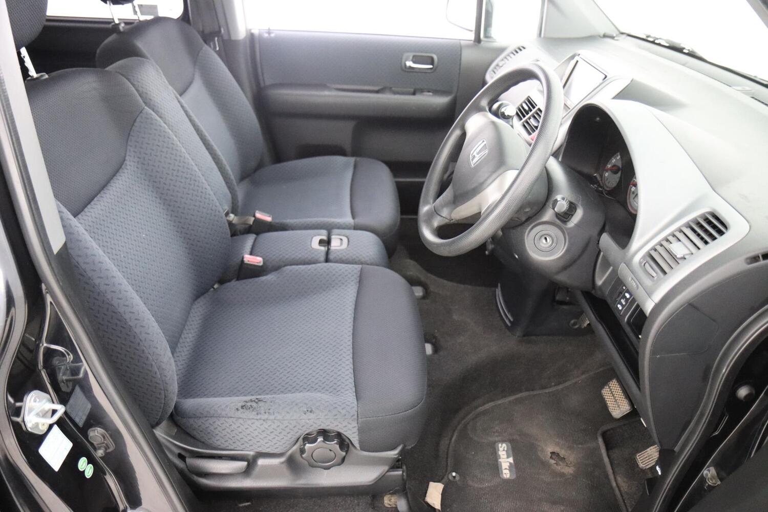 Honda Mobilio vaihtoauto