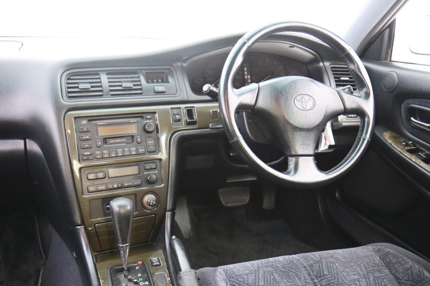 Toyota Chaser vaihtoauto