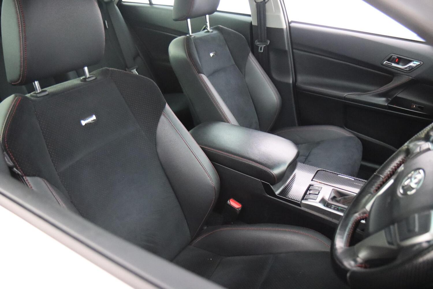Toyota Mark X vaihtoauto
