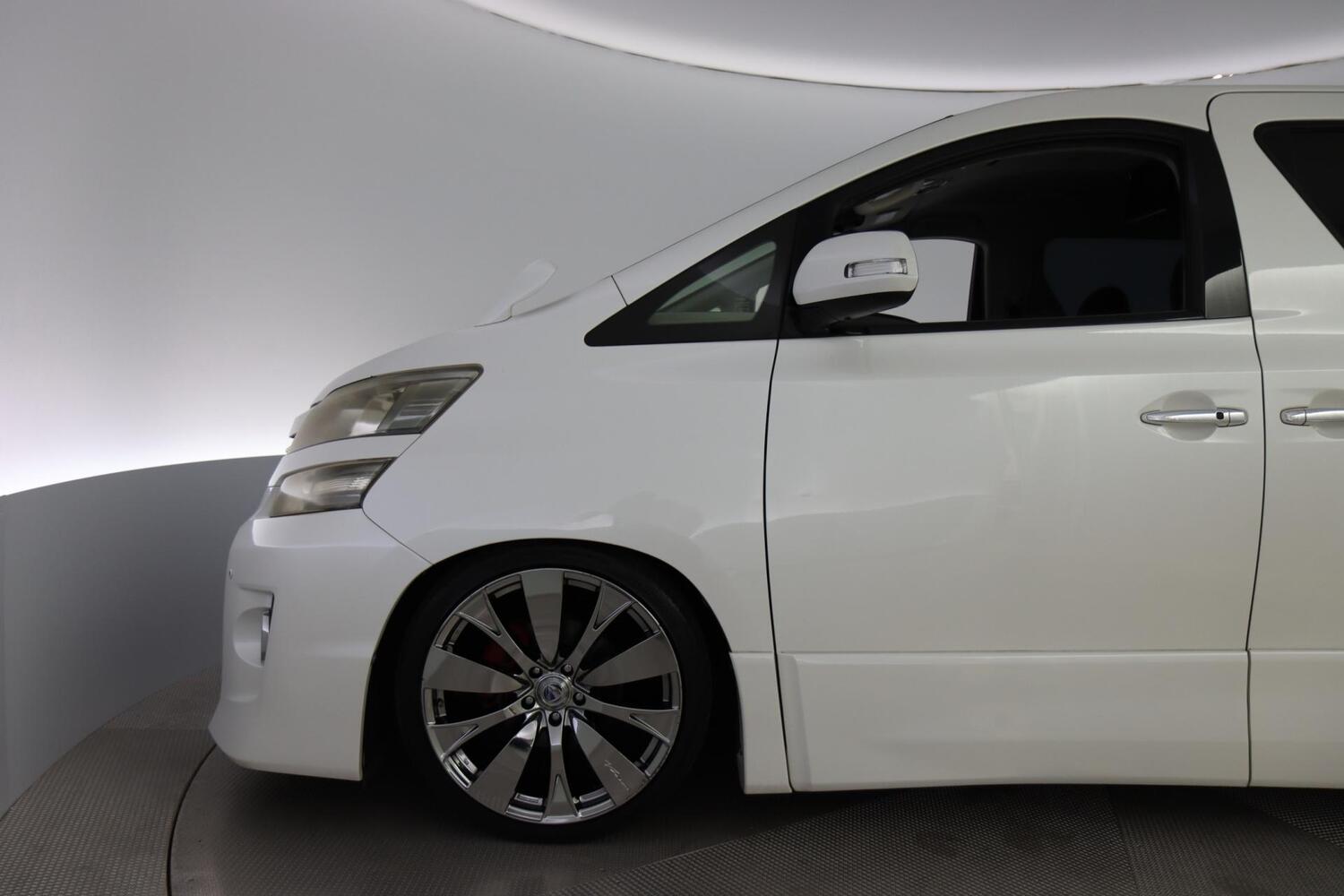 Toyota Vellfire vaihtoauto