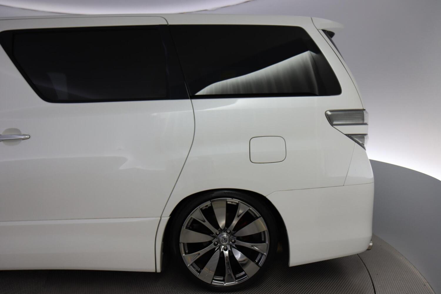 Toyota Vellfire vaihtoauto