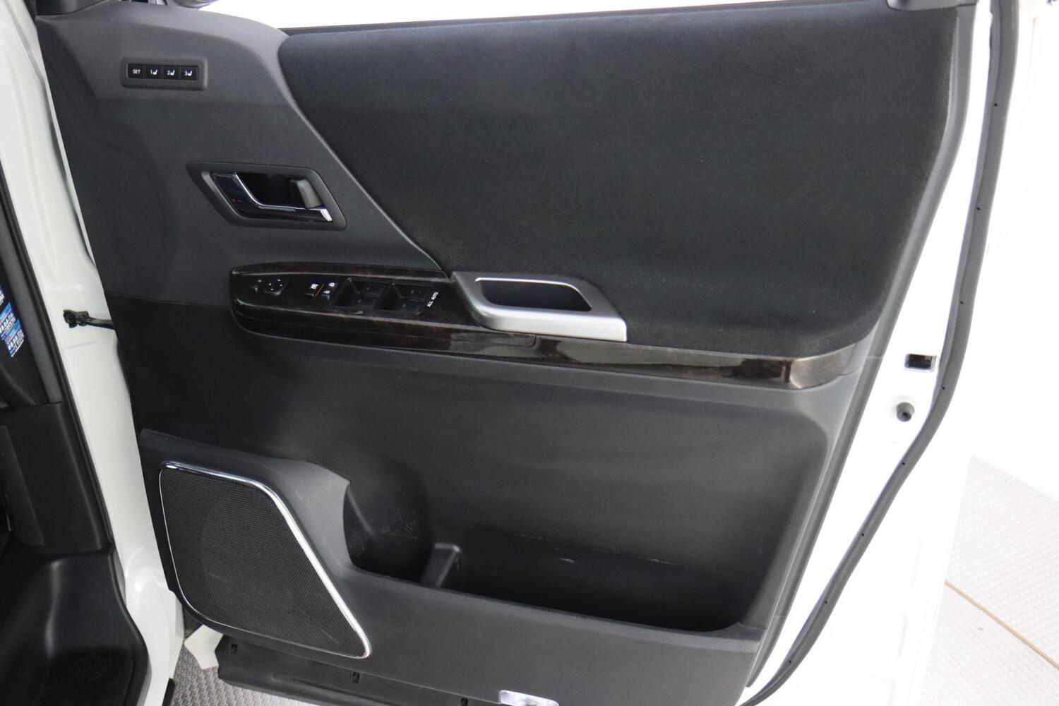 Toyota Vellfire vaihtoauto