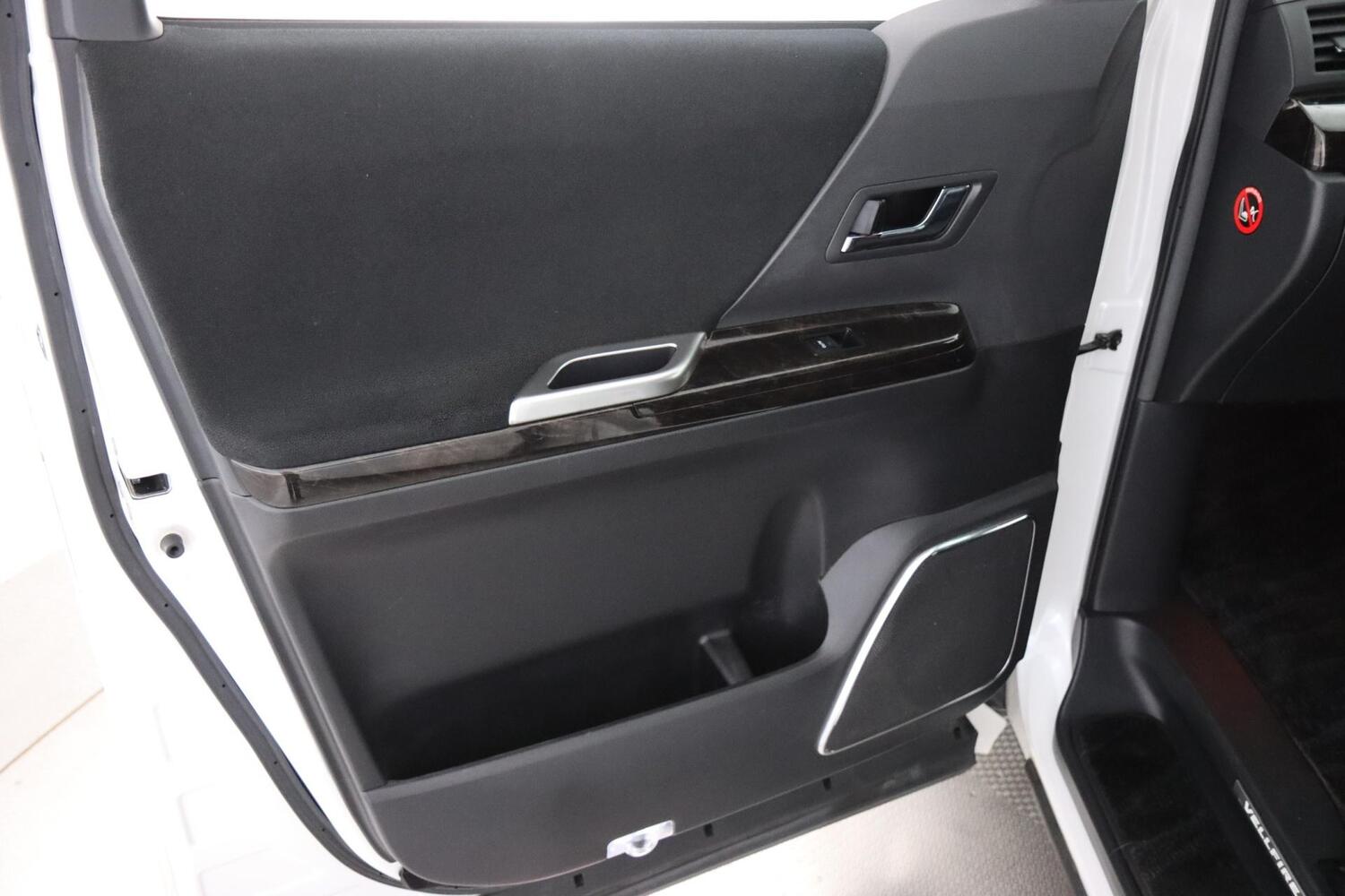 Toyota Vellfire vaihtoauto