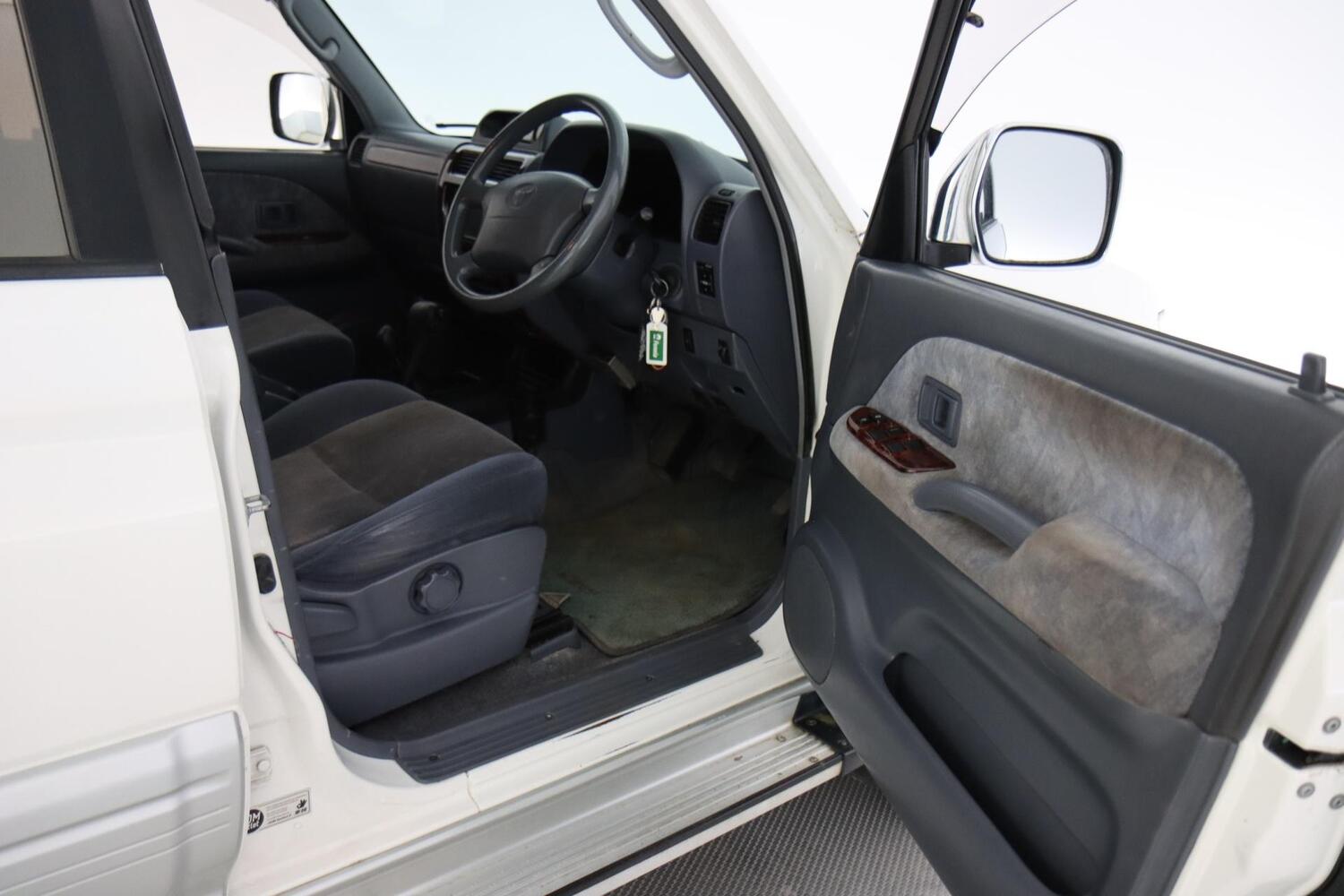 Toyota Land Cruiser vaihtoauto