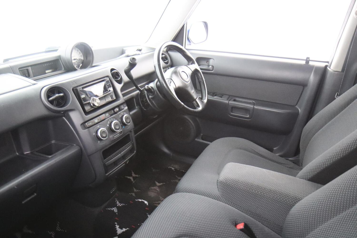 Toyota BB vaihtoauto