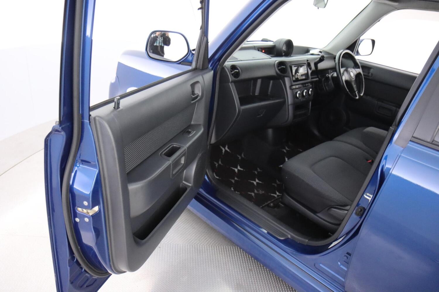Toyota BB vaihtoauto