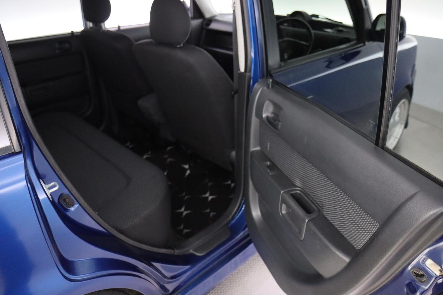 Toyota BB vaihtoauto