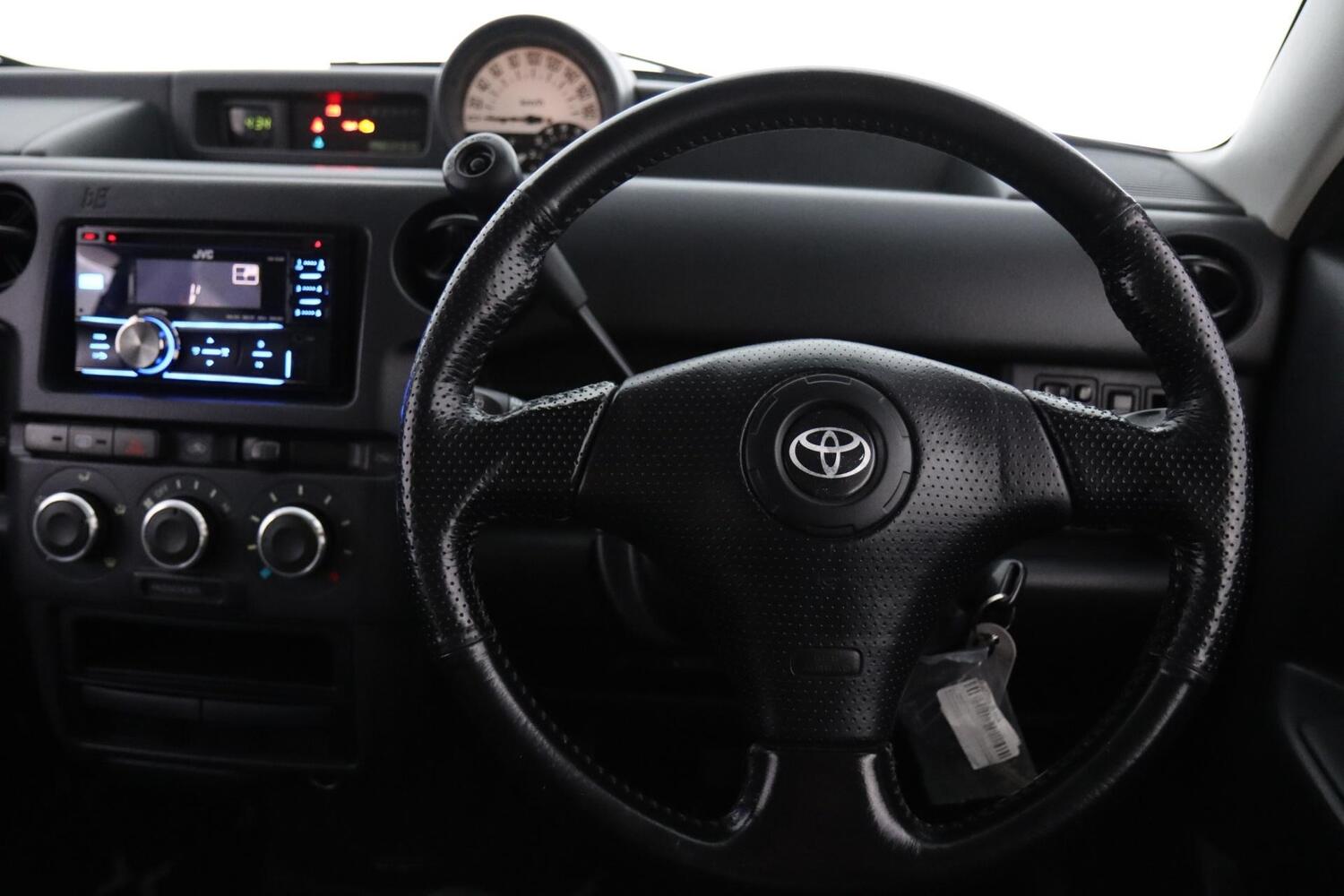 Toyota BB vaihtoauto
