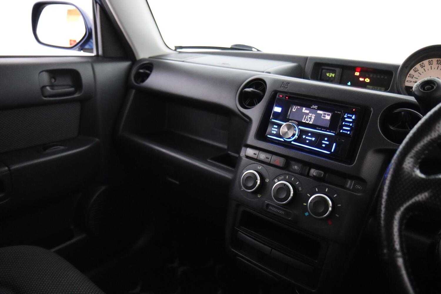 Toyota BB vaihtoauto