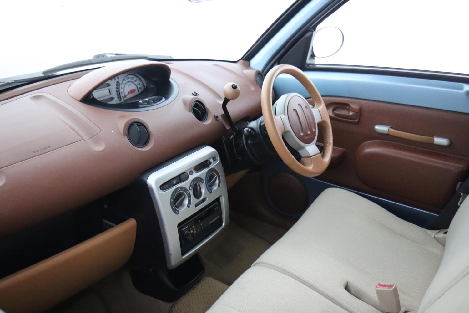 Toyota BB vaihtoauto