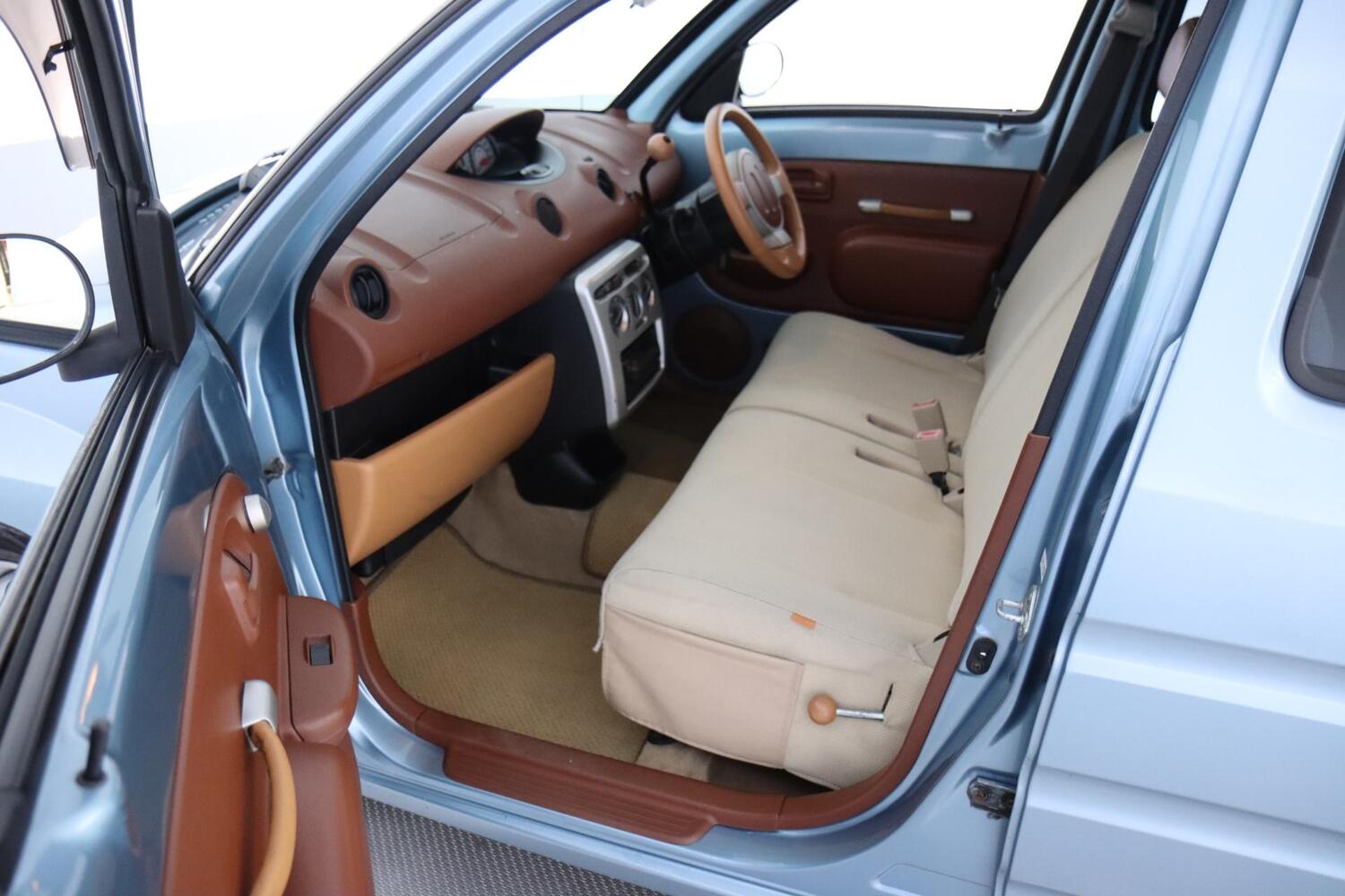 Toyota BB vaihtoauto