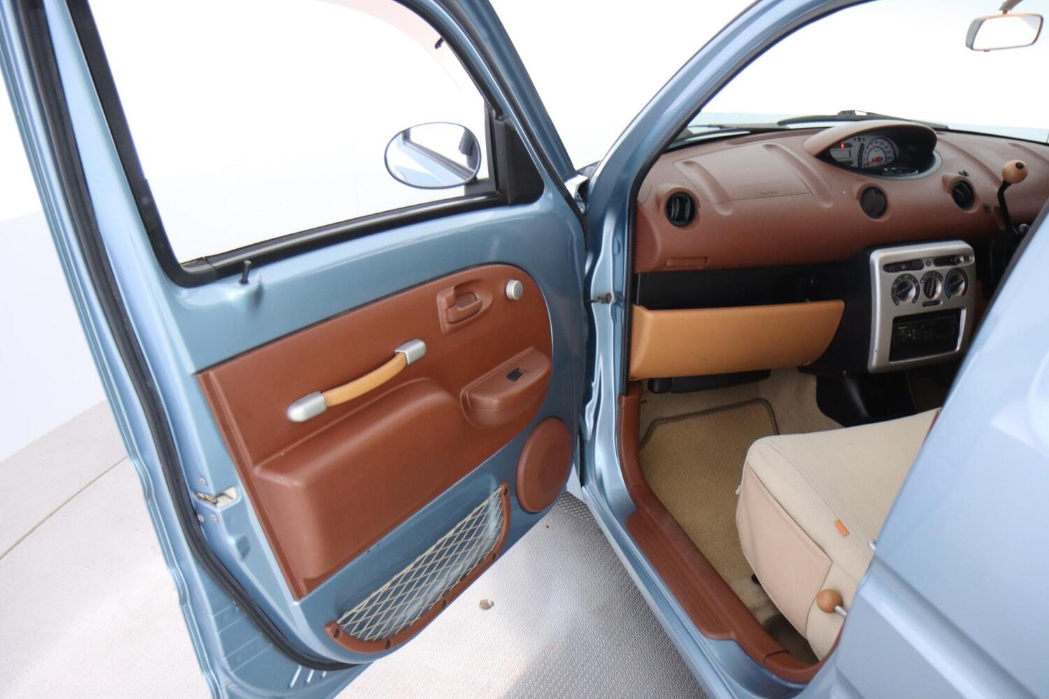 Toyota BB vaihtoauto