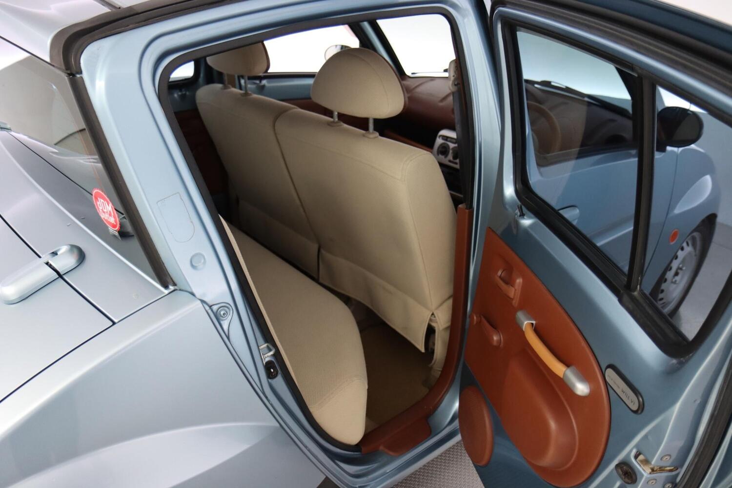 Toyota BB vaihtoauto