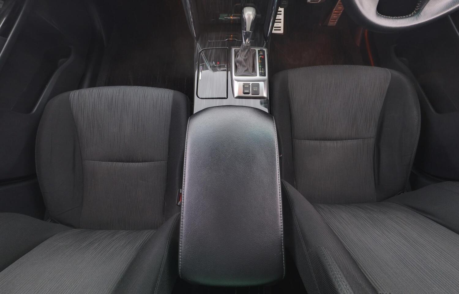 Toyota Mark X vaihtoauto