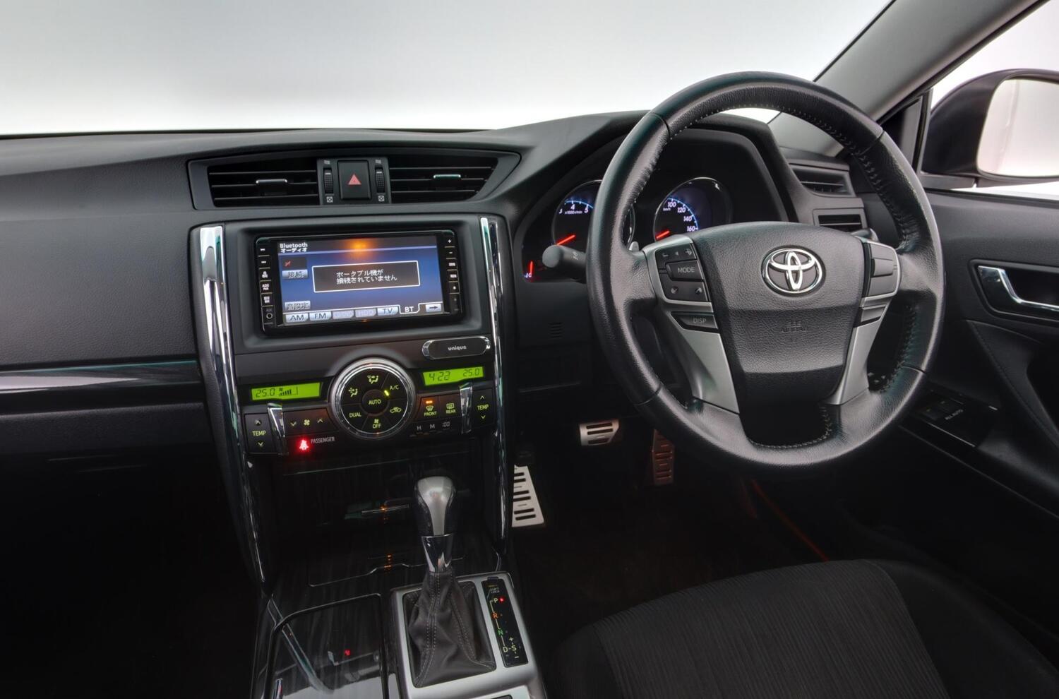 Toyota Mark X vaihtoauto
