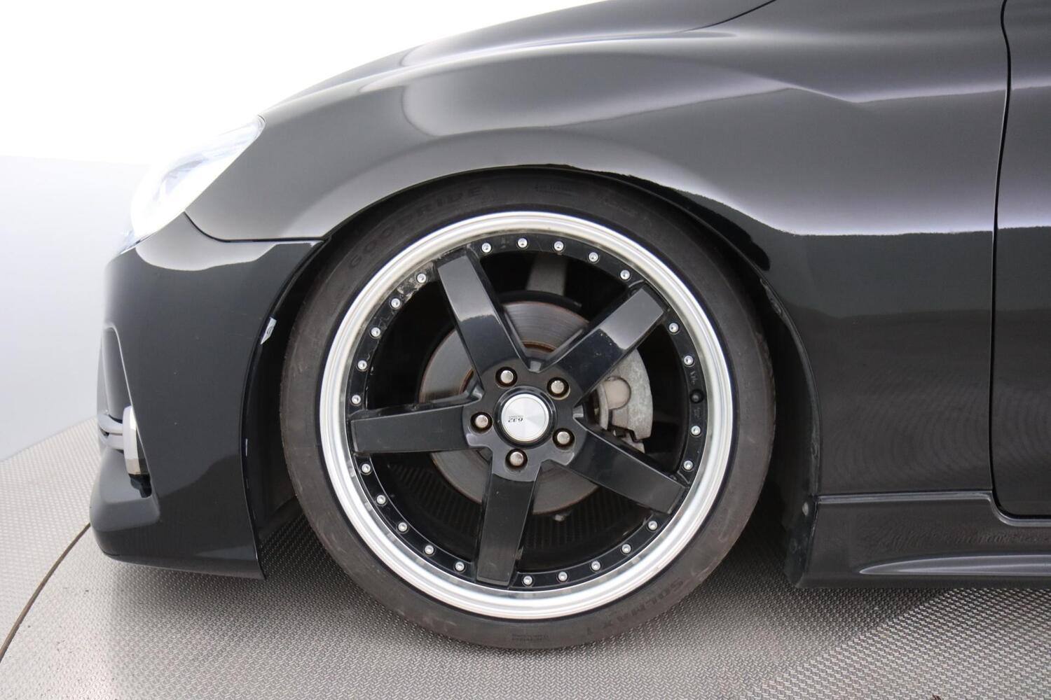 Toyota Mark X vaihtoauto