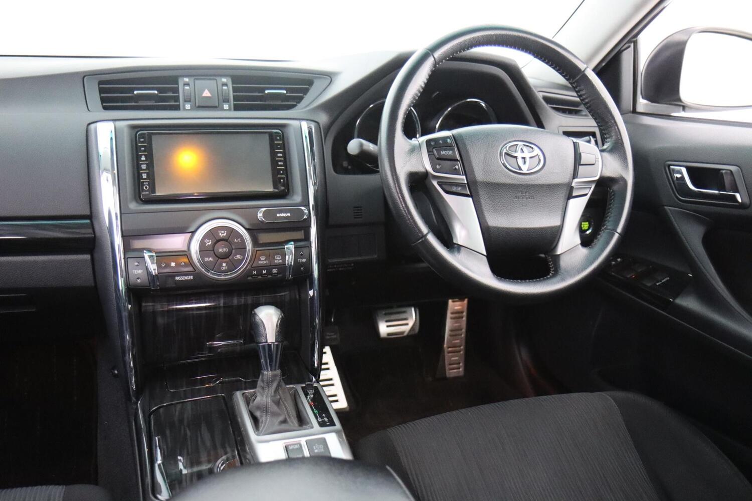 Toyota Mark X vaihtoauto