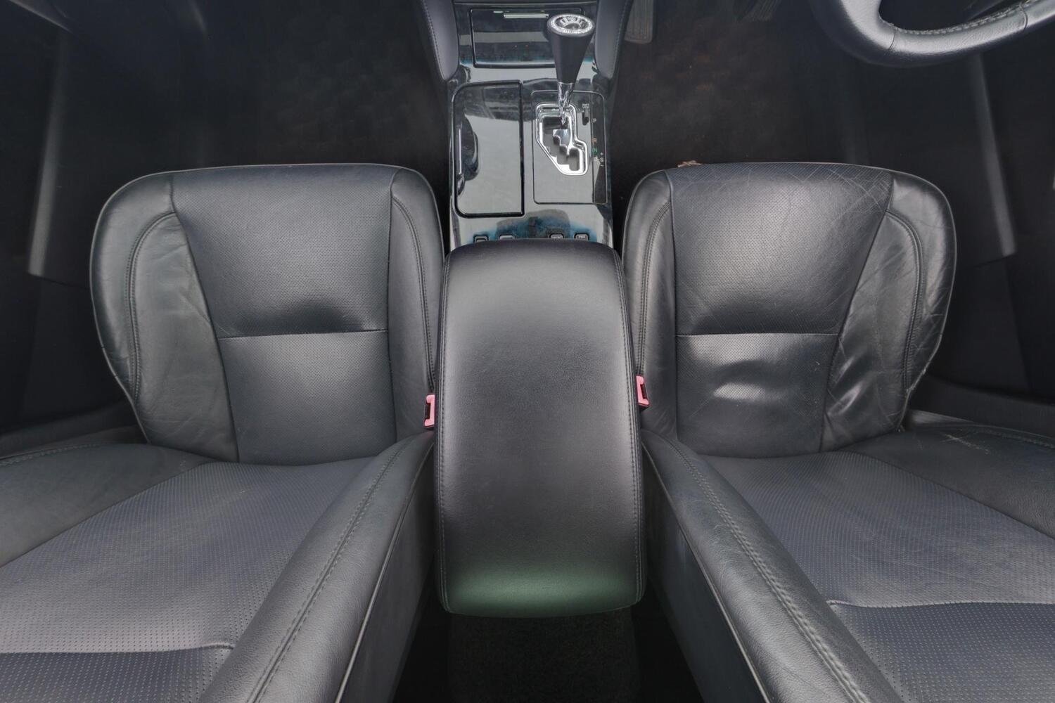 Toyota Crown vaihtoauto