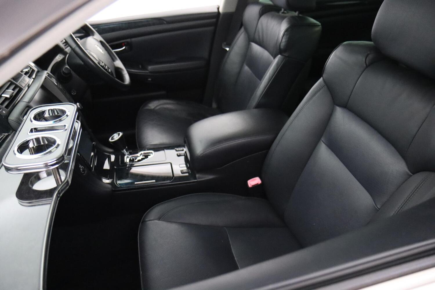Toyota Crown vaihtoauto