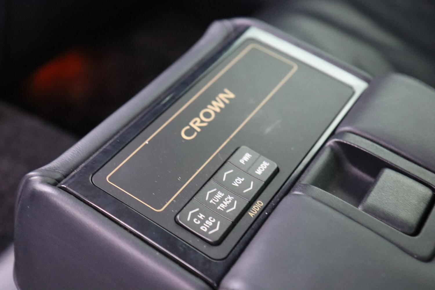 Toyota Crown vaihtoauto