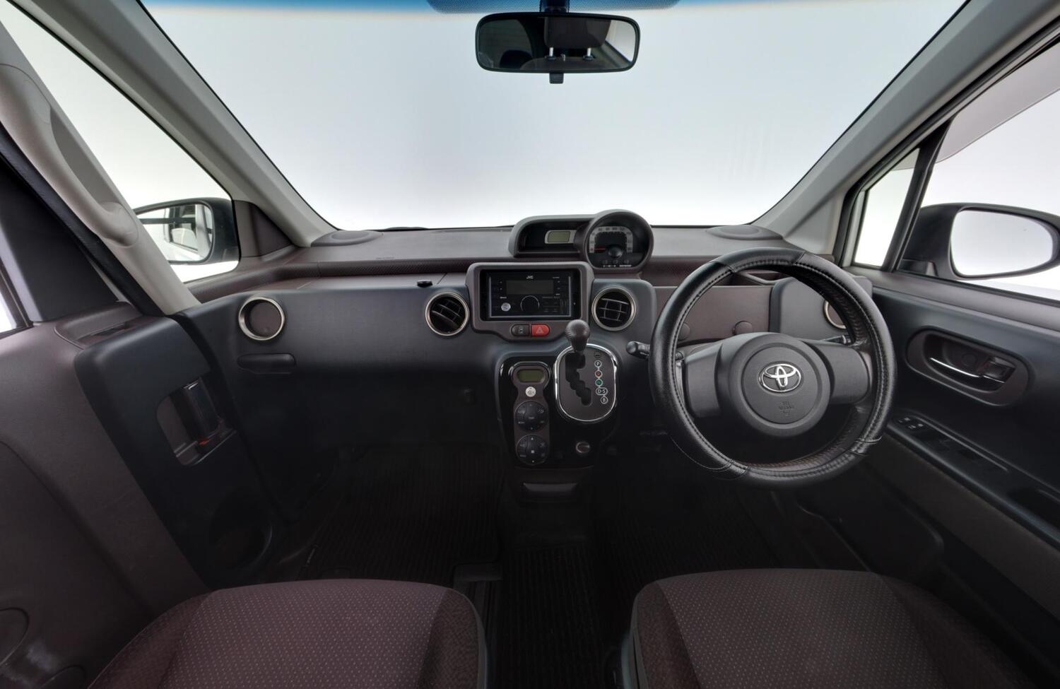 Toyota BB vaihtoauto