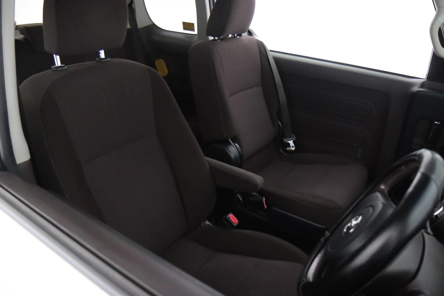 Toyota BB vaihtoauto