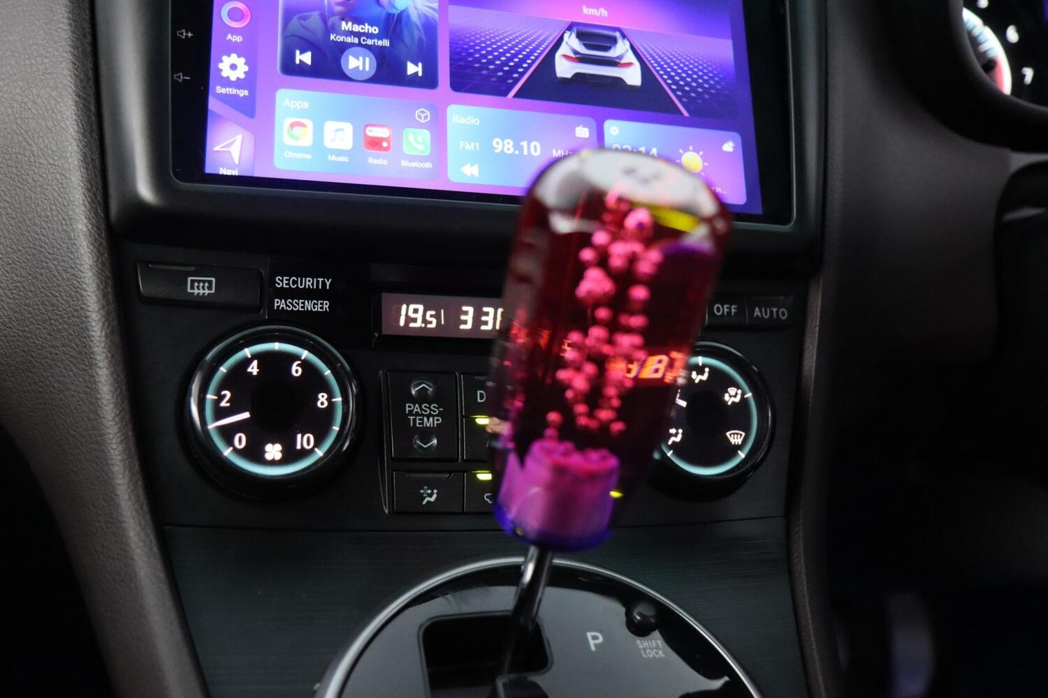 Toyota Mark X vaihtoauto