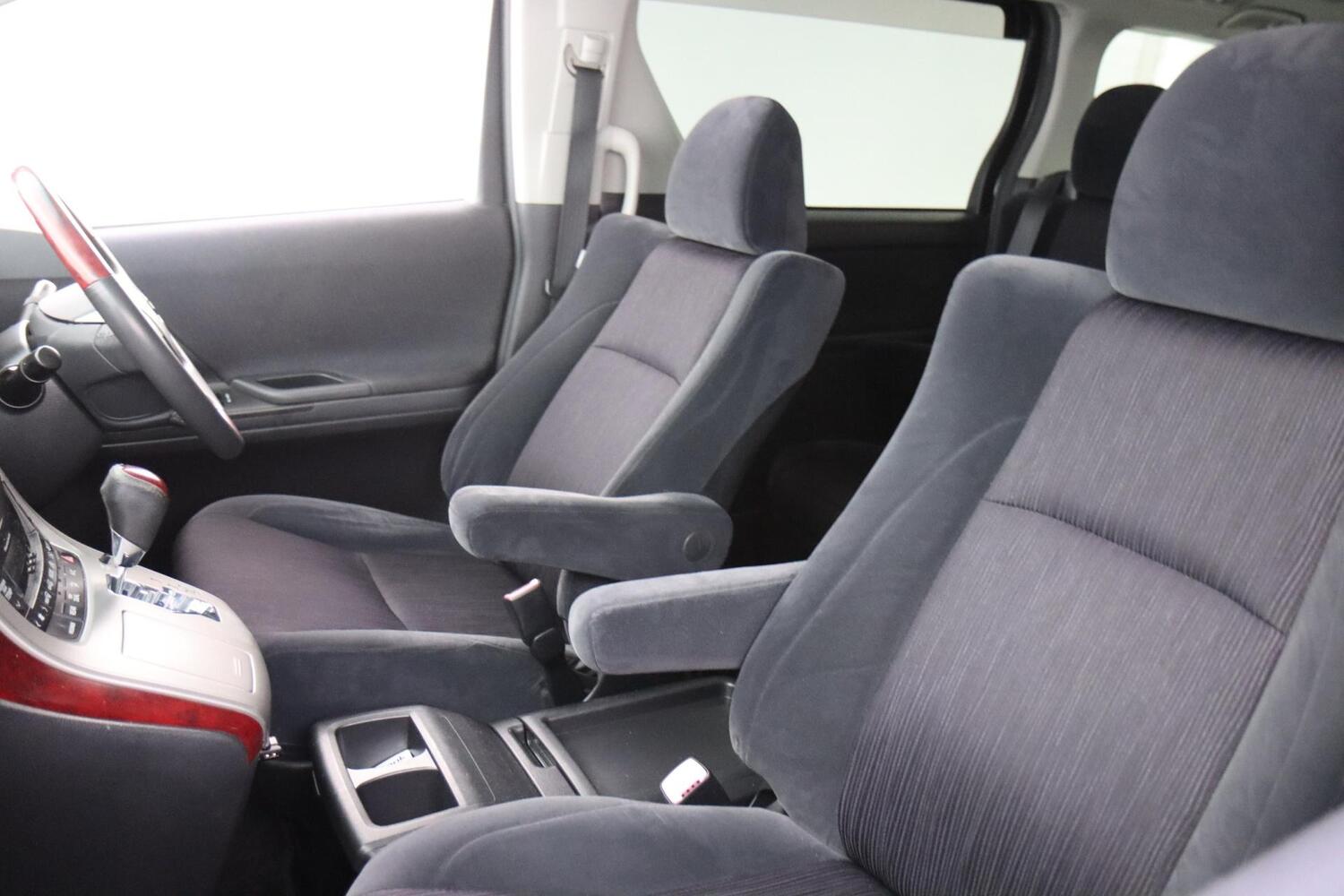 Toyota Vellfire vaihtoauto