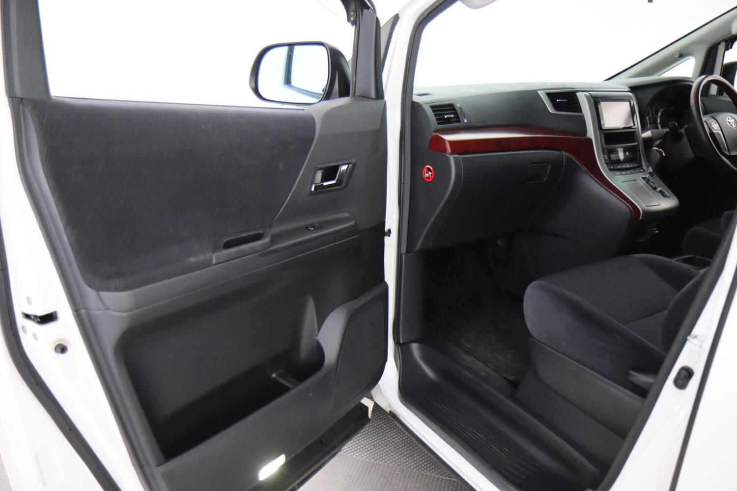 Toyota Vellfire vaihtoauto