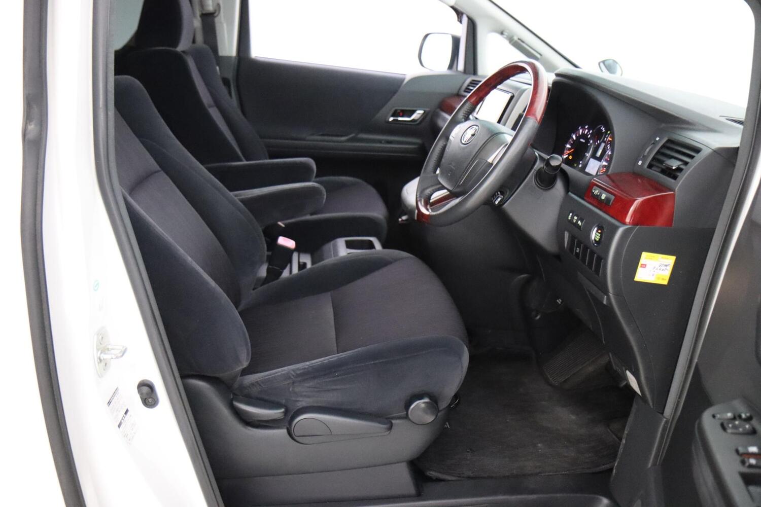 Toyota Vellfire vaihtoauto