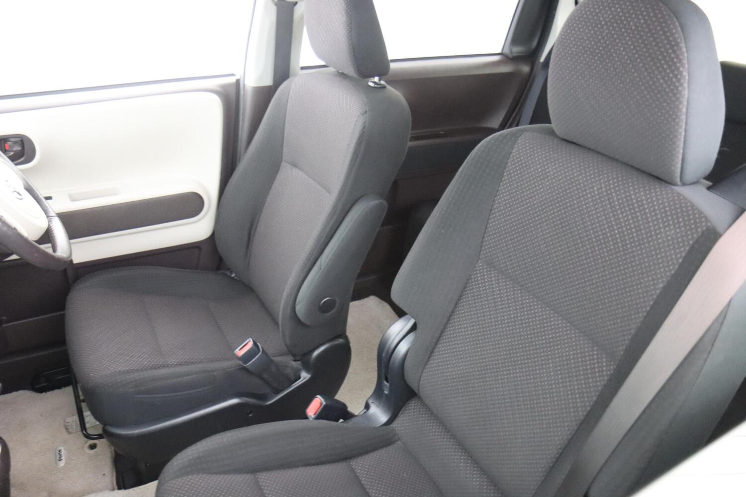 Toyota Porte vaihtoauto