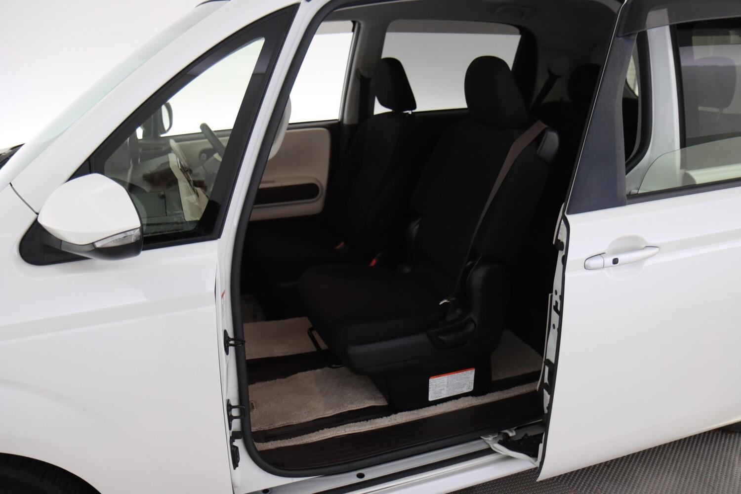 Toyota Porte vaihtoauto