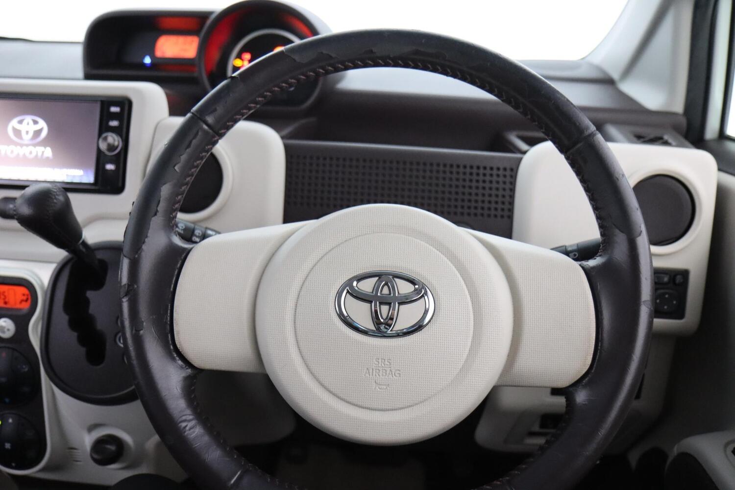 Toyota Porte vaihtoauto