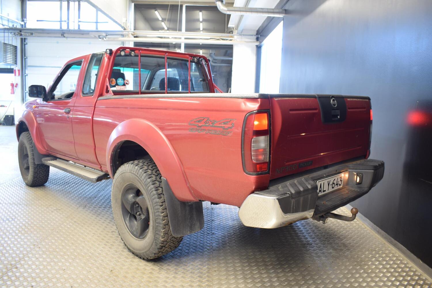 Nissan NP300 vaihtoauto