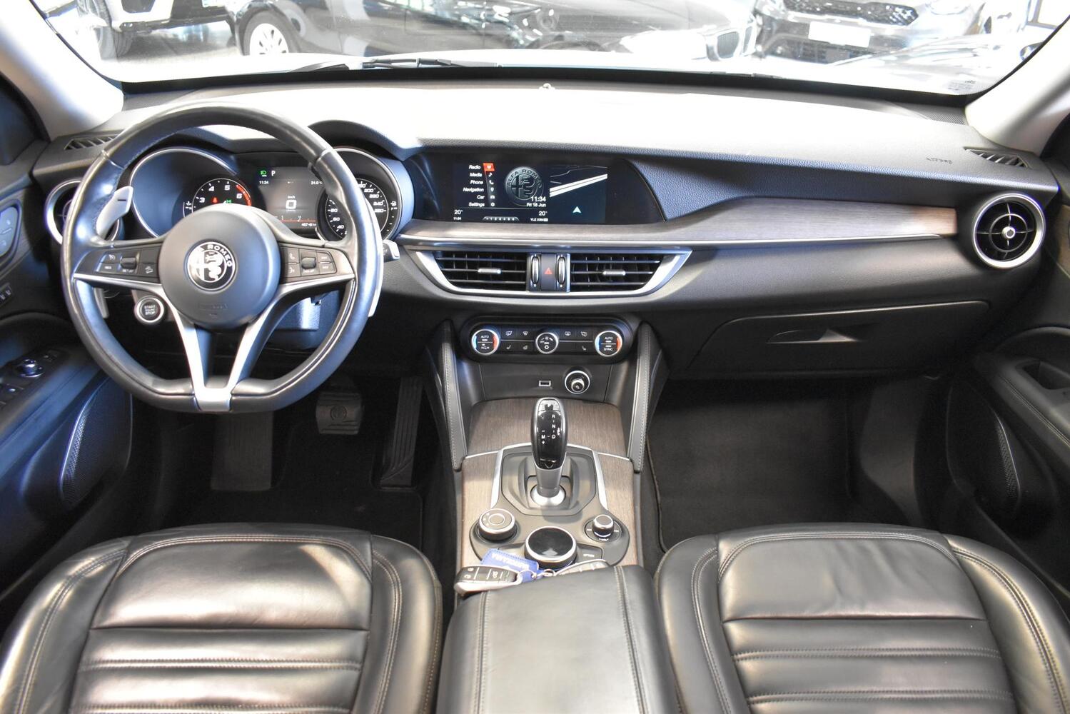 Alfa Romeo Stelvio vaihtoauto