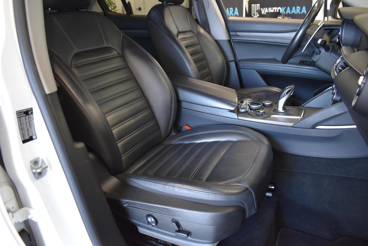 Alfa Romeo Stelvio vaihtoauto