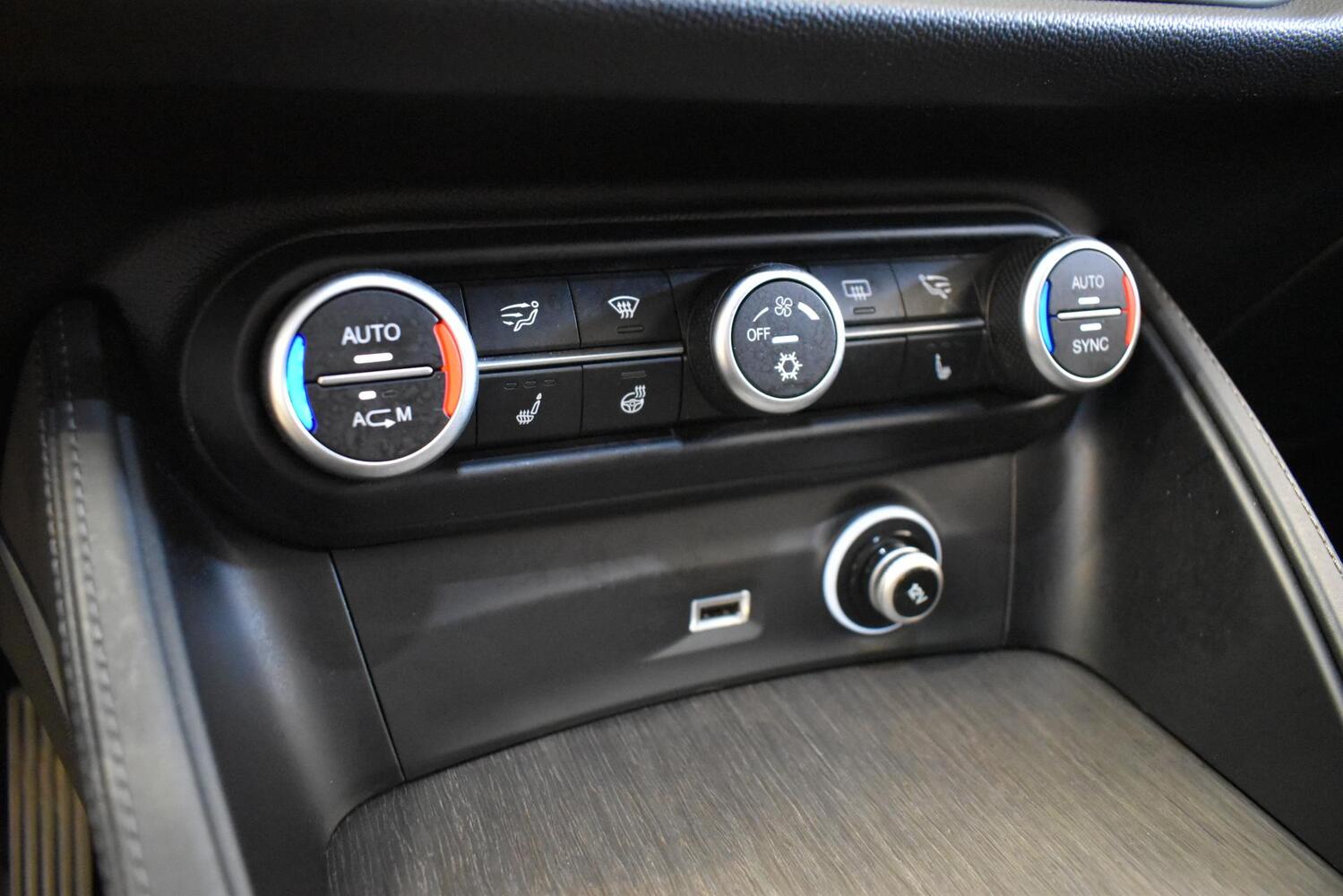 Alfa Romeo Stelvio vaihtoauto