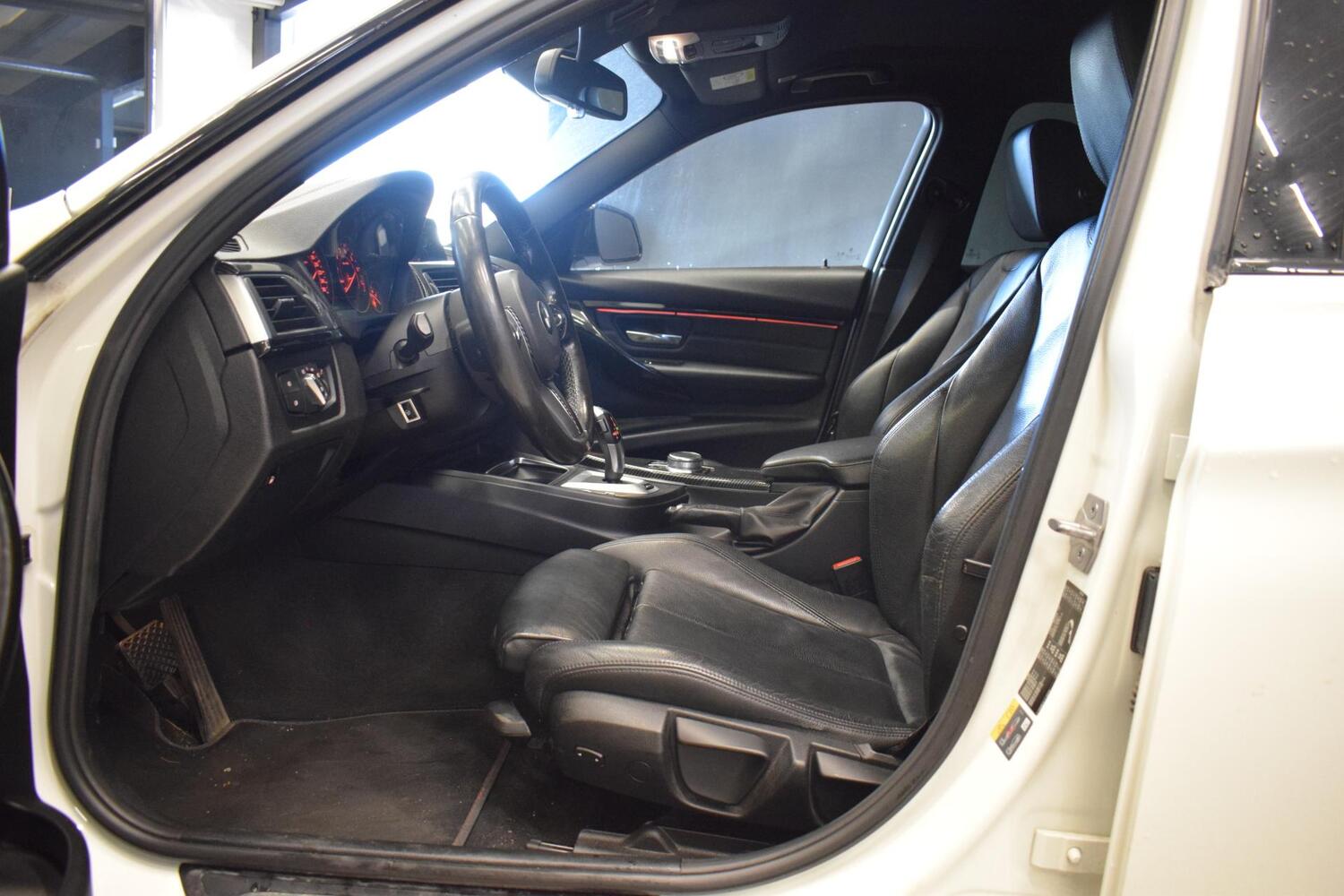 BMW 330 vaihtoauto