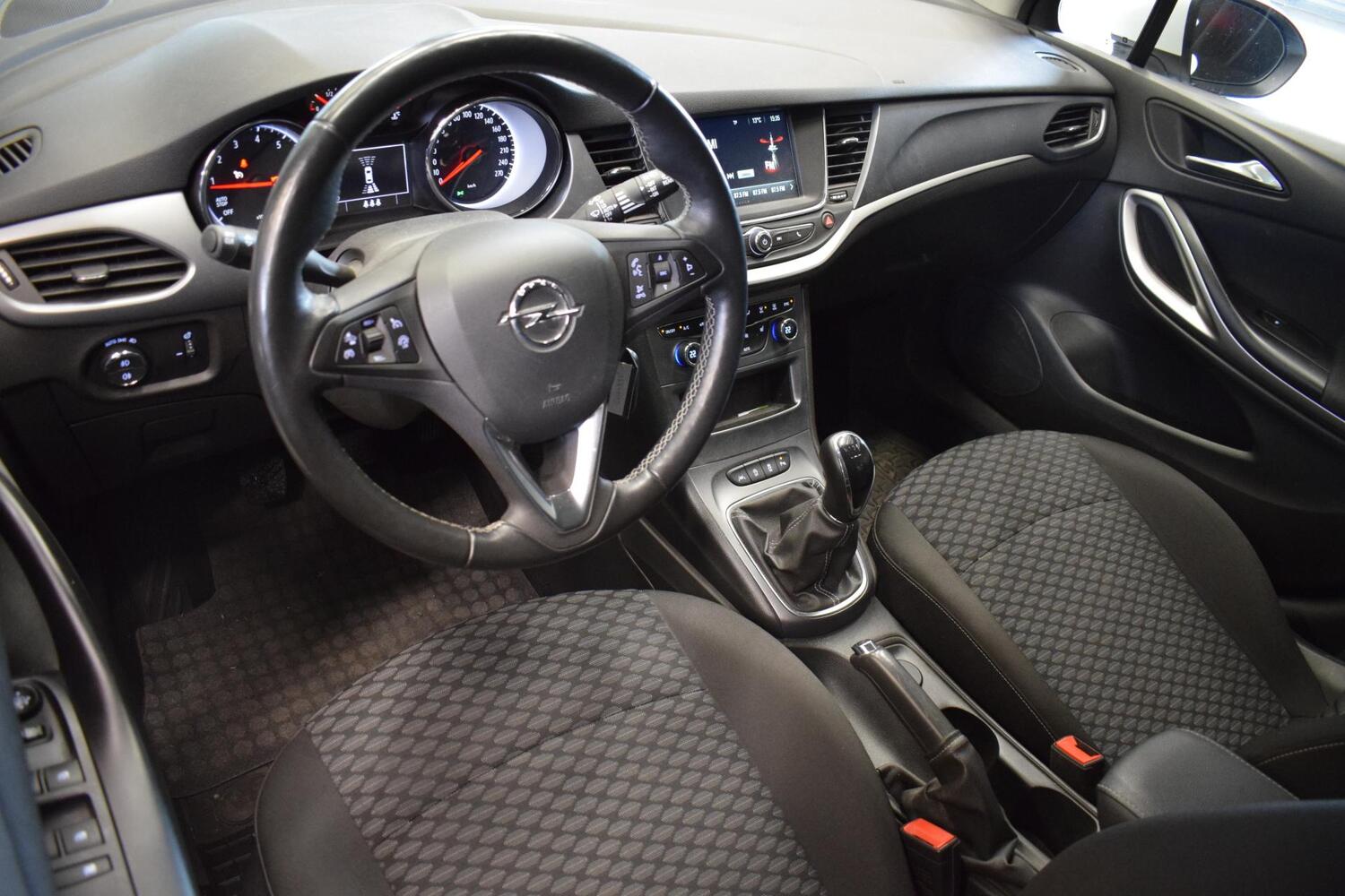 Opel Astra vaihtoauto