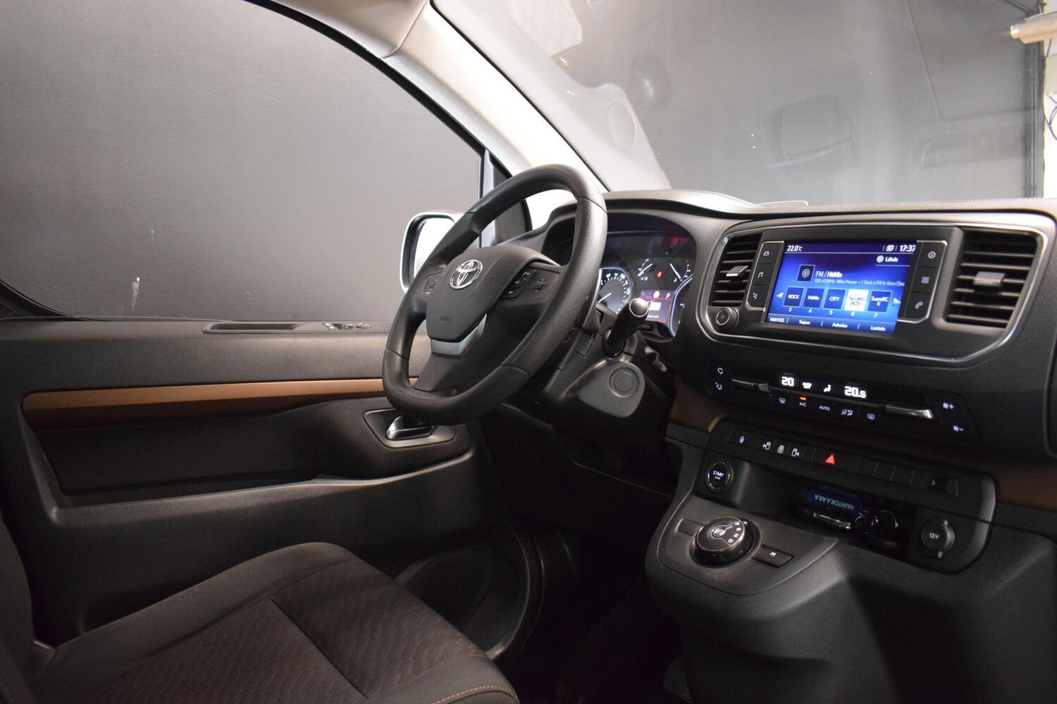 Toyota Proace Verso vaihtoauto