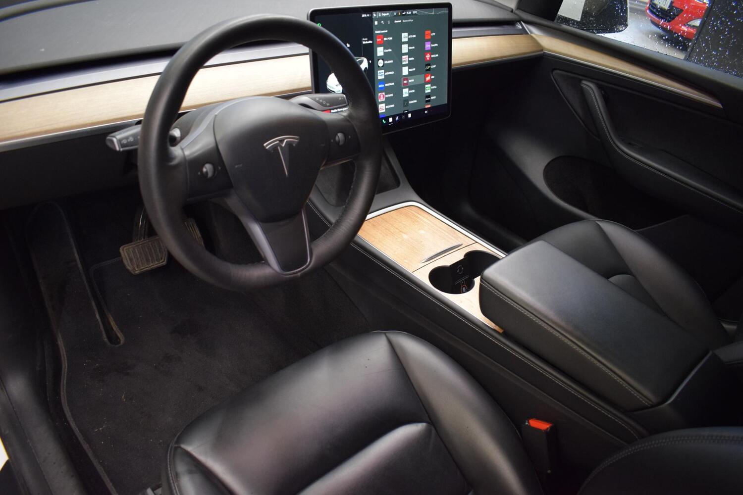 Tesla Model Y vaihtoauto