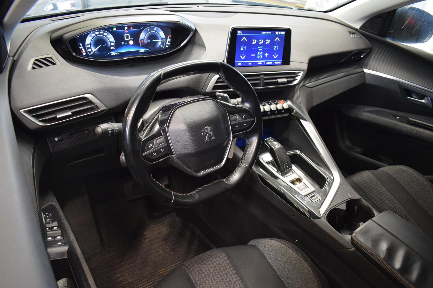Peugeot 5008 vaihtoauto