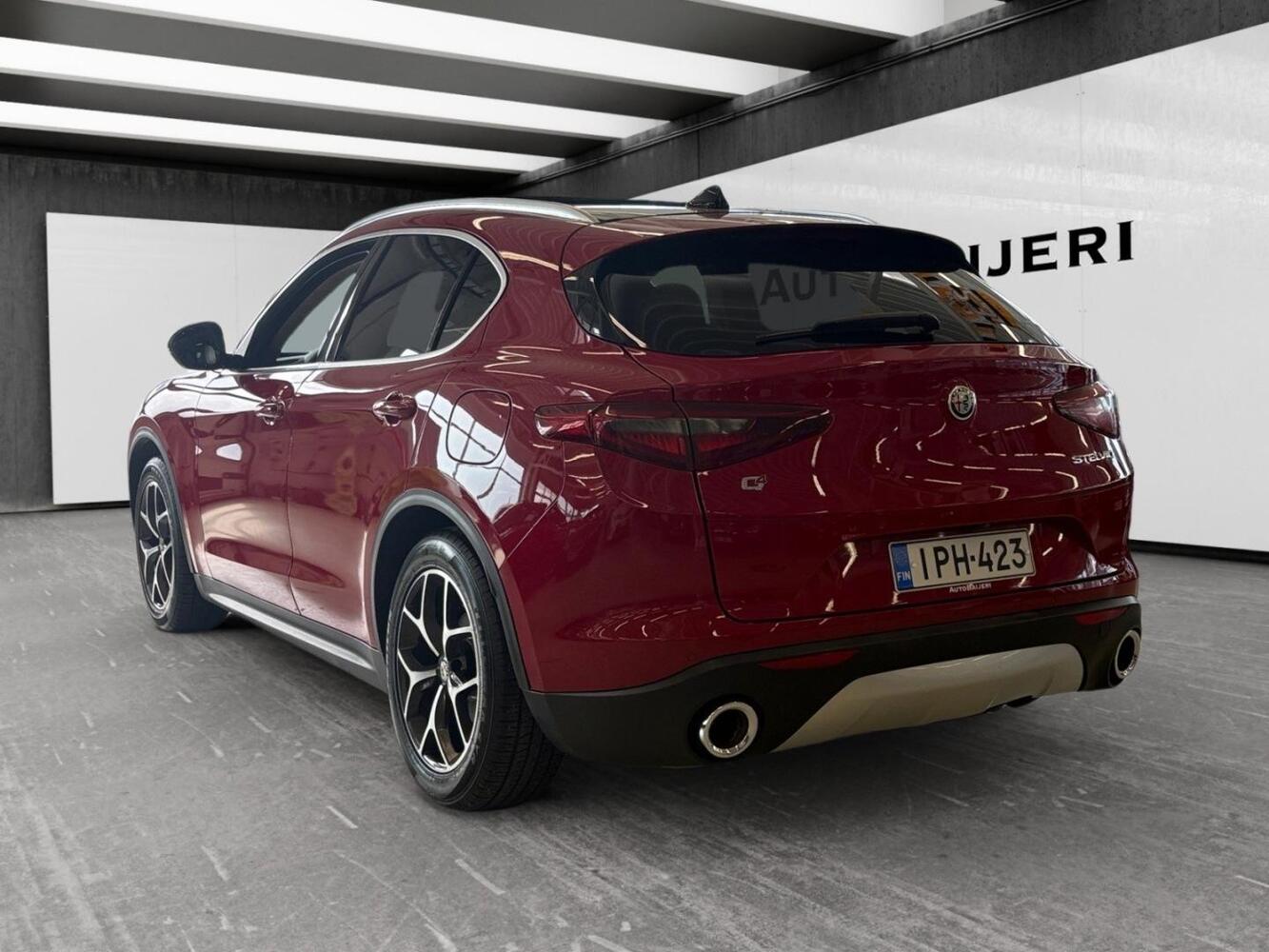 Alfa Romeo Stelvio vaihtoauto
