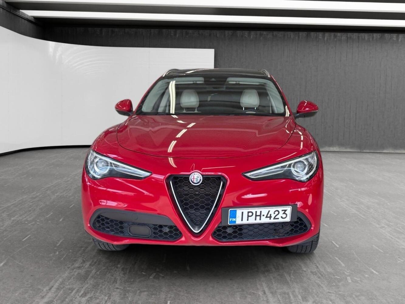 Alfa Romeo Stelvio vaihtoauto