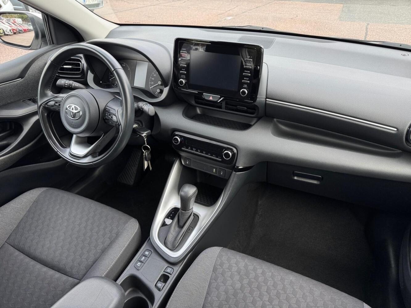 Toyota Yaris vaihtoauto
